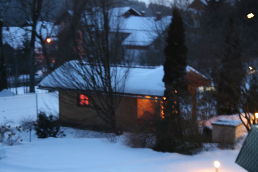 Blick vom Balkon auf die Aussensauna Hotel Neue Post