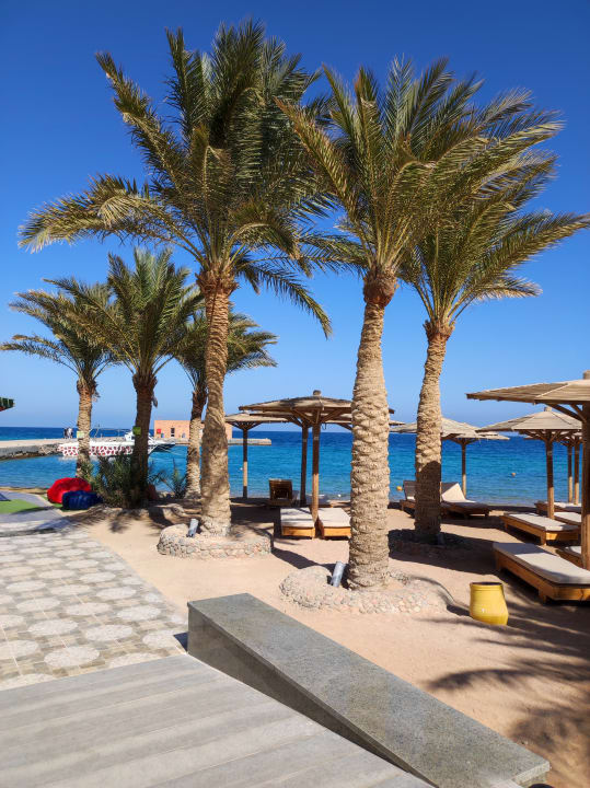 Strand Palm Beach Resort