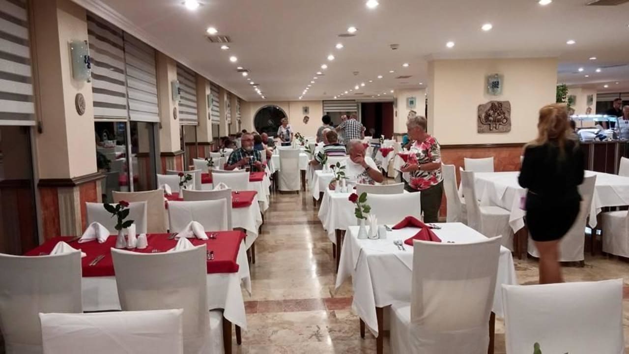 Restaurant innen Royal Atlantis Beach Hotel