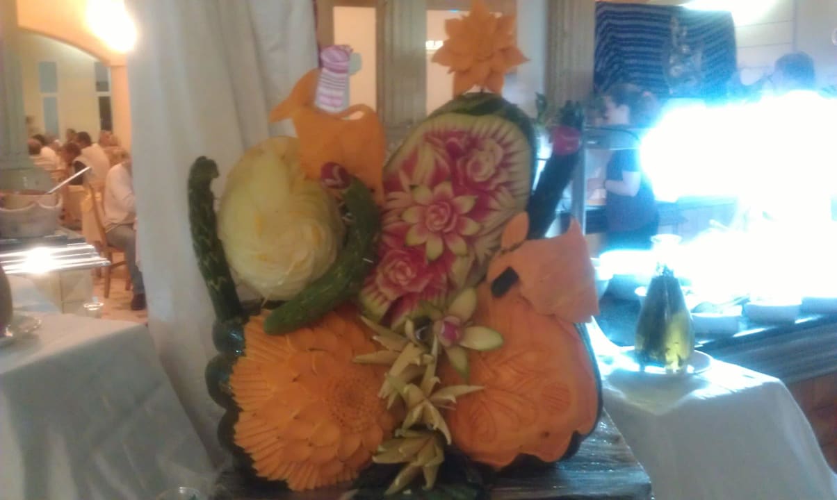 Liebevolle Buffetdekoration Hotel El Mouradi Djerba Menzel