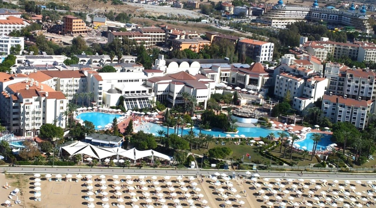 Hotel vom Parasailing aus fotografiert PALOMA Perissia