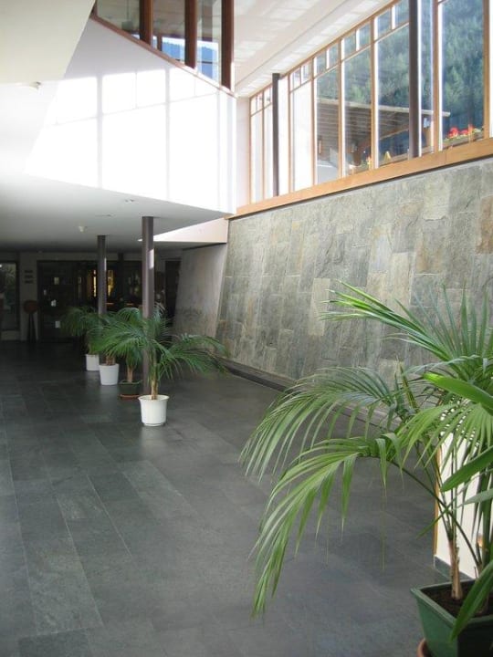 Weg zum Pool- und Spabereich Falkensteiner Family Resort Lido