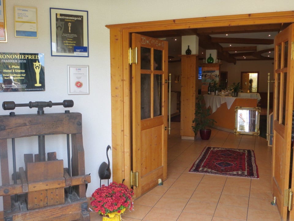 Eingang Landhotel Edelfinger Hof