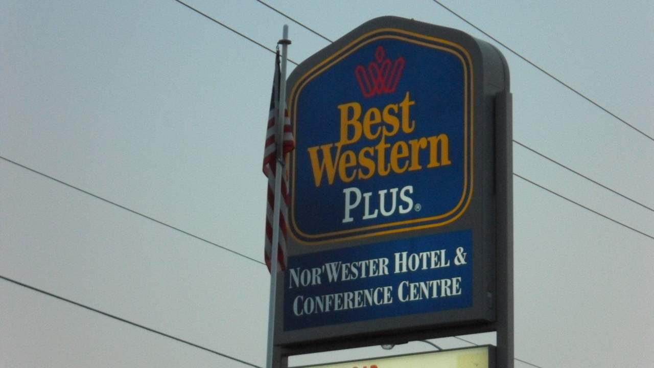 Eingangsschild Best Western Nor'Wester Hotel & Conference Centre