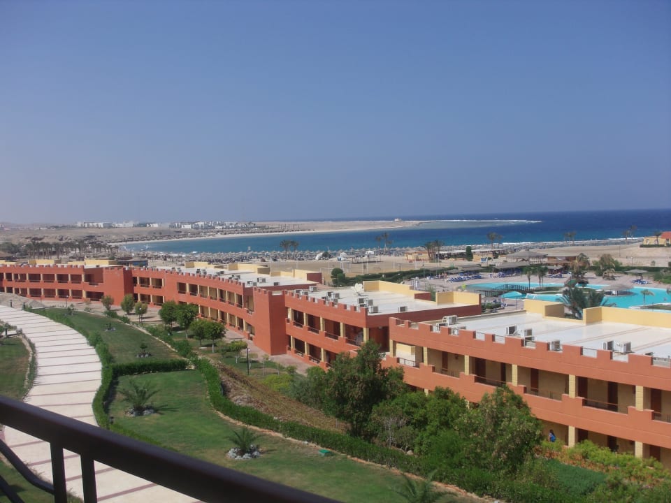 Vom Balkon aus fotografiert Malikia Resort Abu Dabbab