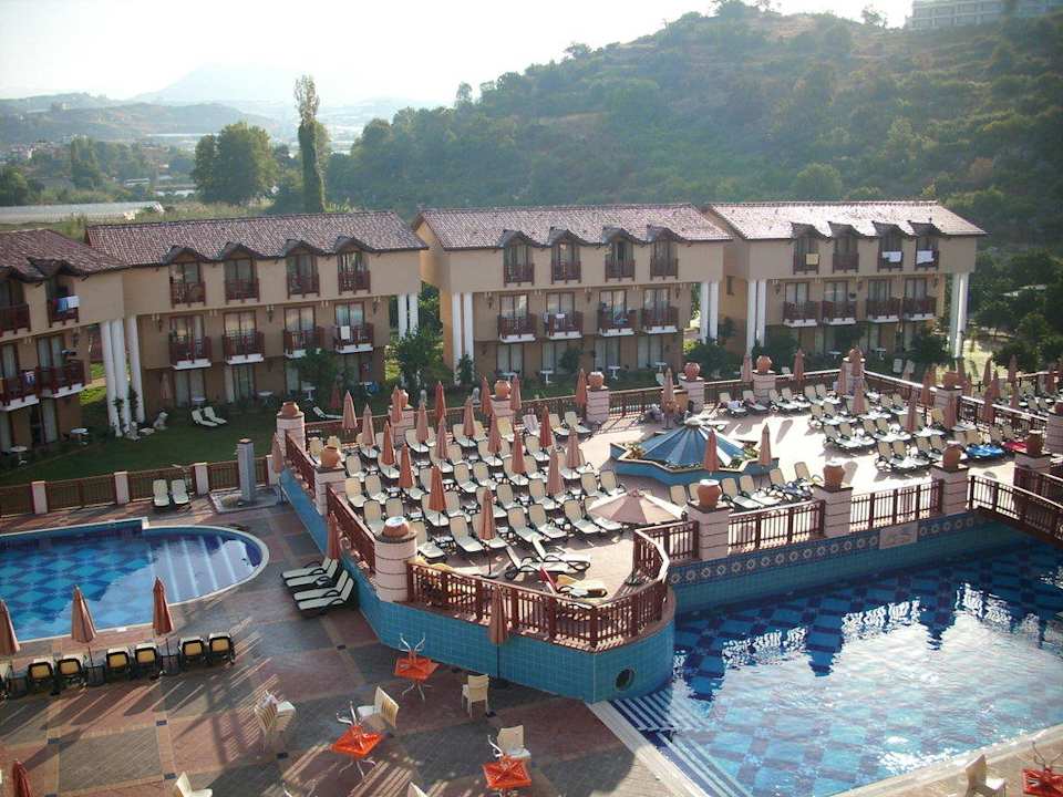 Poolbereich,im Hintergrund die Villen NoxInn Club