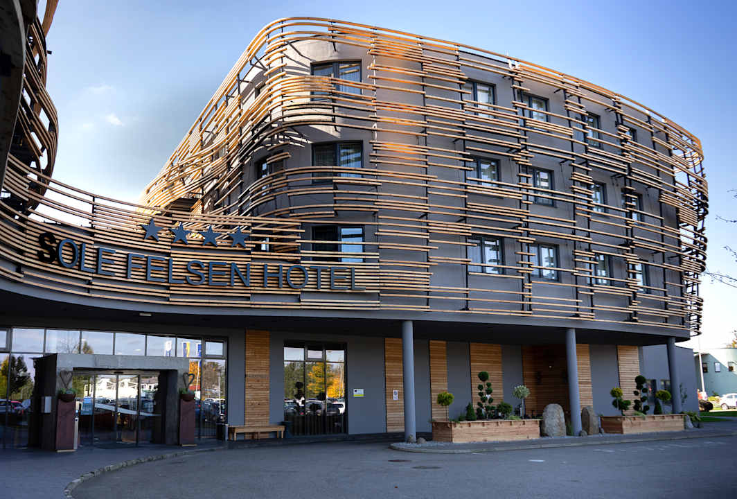 Außenansicht Sole Felsen Hotel