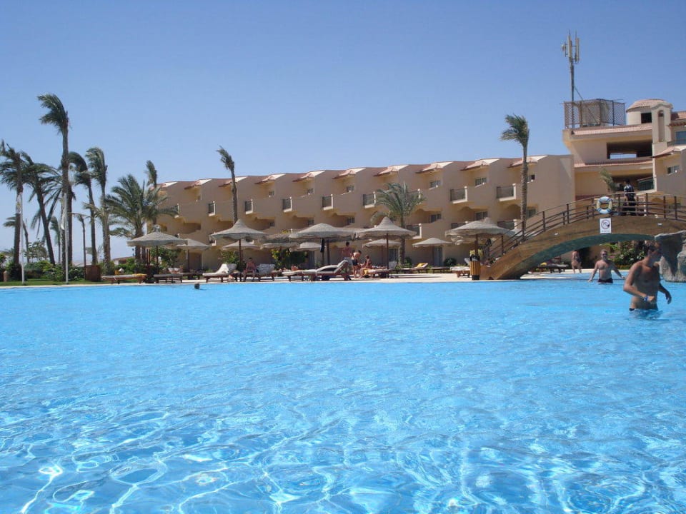 Bazén Pyramisa Beach Resort Sahl Hasheesh