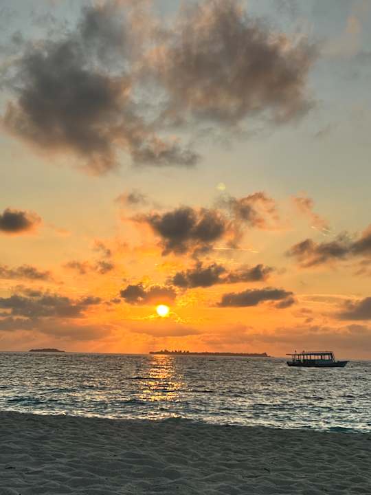 Strand Kuredu Island Resort & Spa