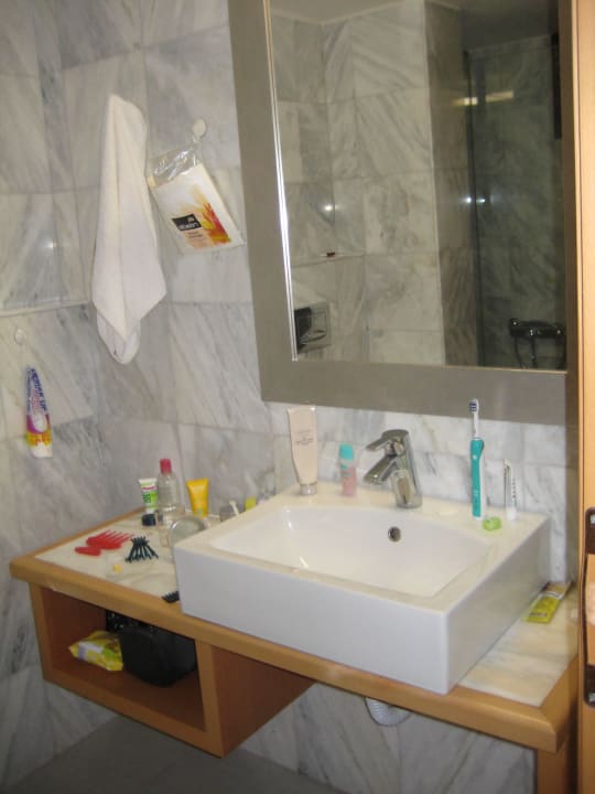 Bad war ordentlich und geräumig Miramare Resort Hotel & Spa