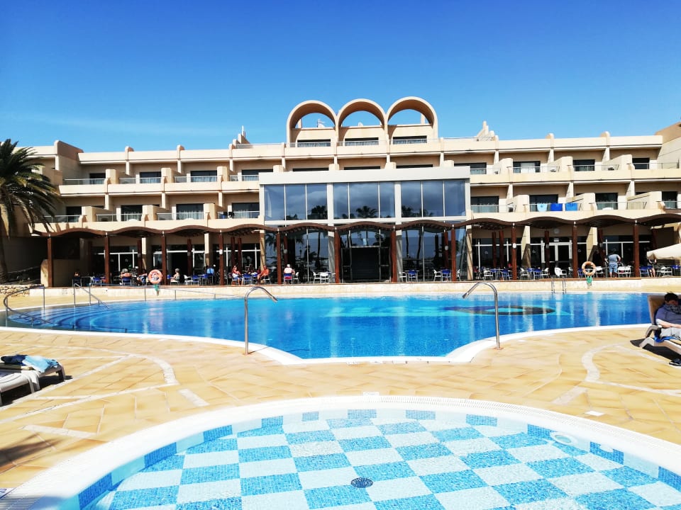 Pool SBH Hotel Taro Beach