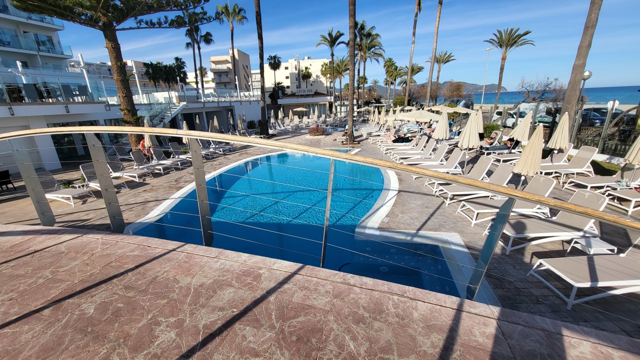 Pool CM Playa del Moro
