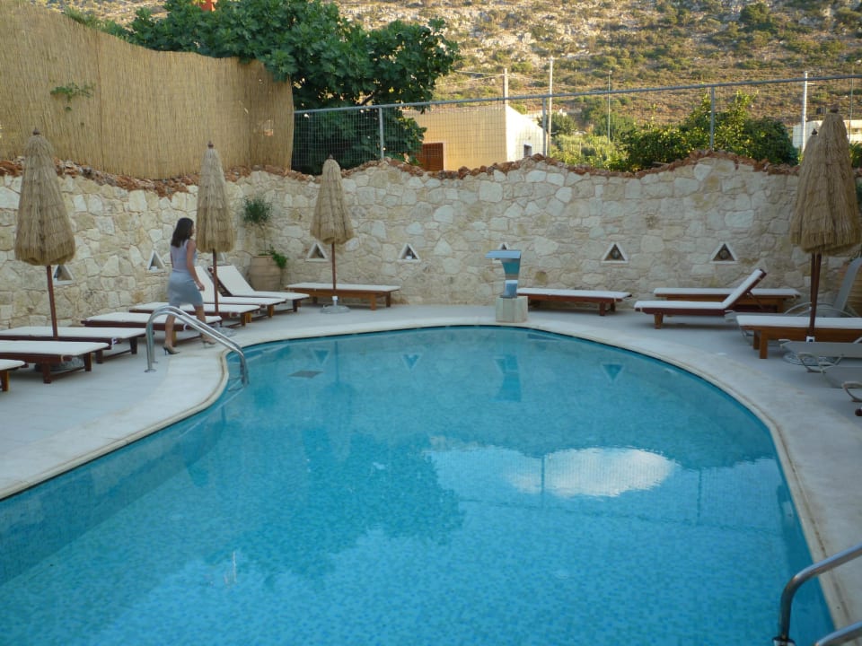 Kleiner Ruhepool am Ende der Anlage Cactus Royal