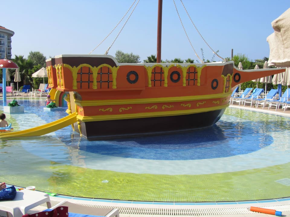 Kinderpool (Schiff von hinten) Seaden Sea World Resort & Spa