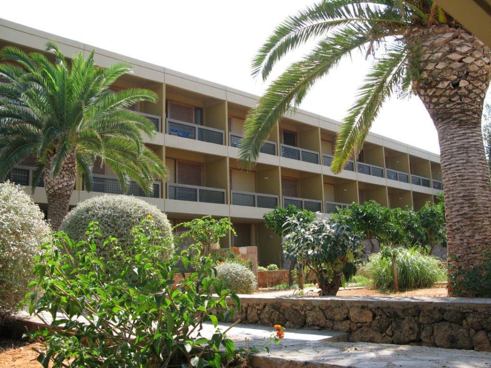 Hauptgebäude mit Zimmer Kernos Beach Hotel & Bungalows