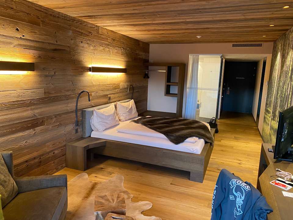 Zimmer Riverside Hotel