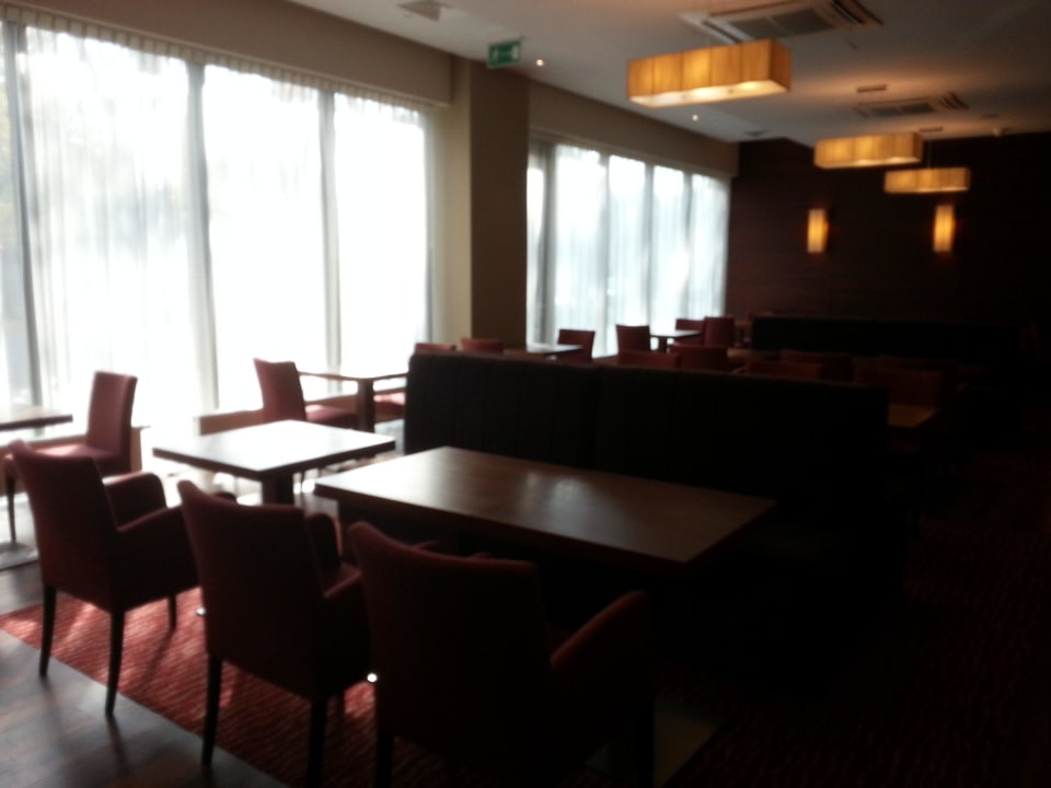 Restaurant Hampton by Hilton Warsaw Airport