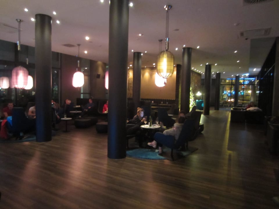 Aufenthaltsbereich / Lobby / Frühstücksbereich Motel One Düsseldorf-Hauptbahnhof
