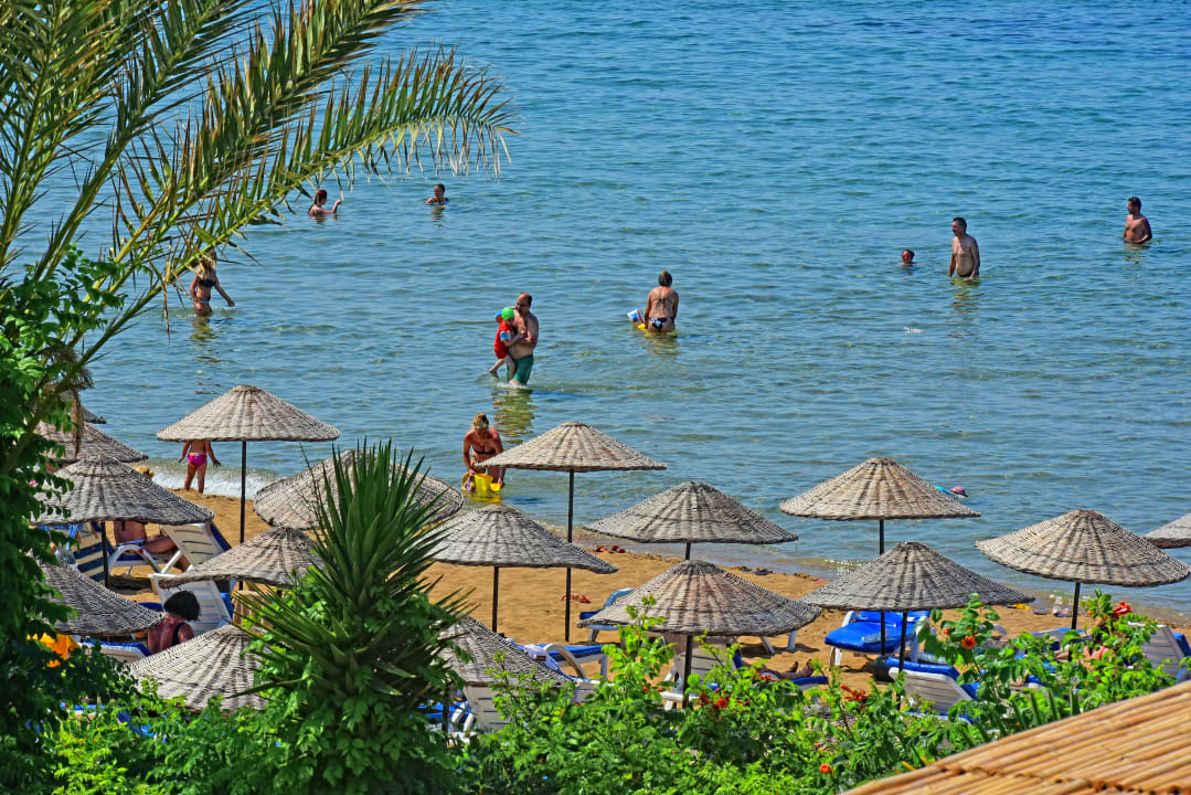 Strand Acapulco Beach Club & Resort