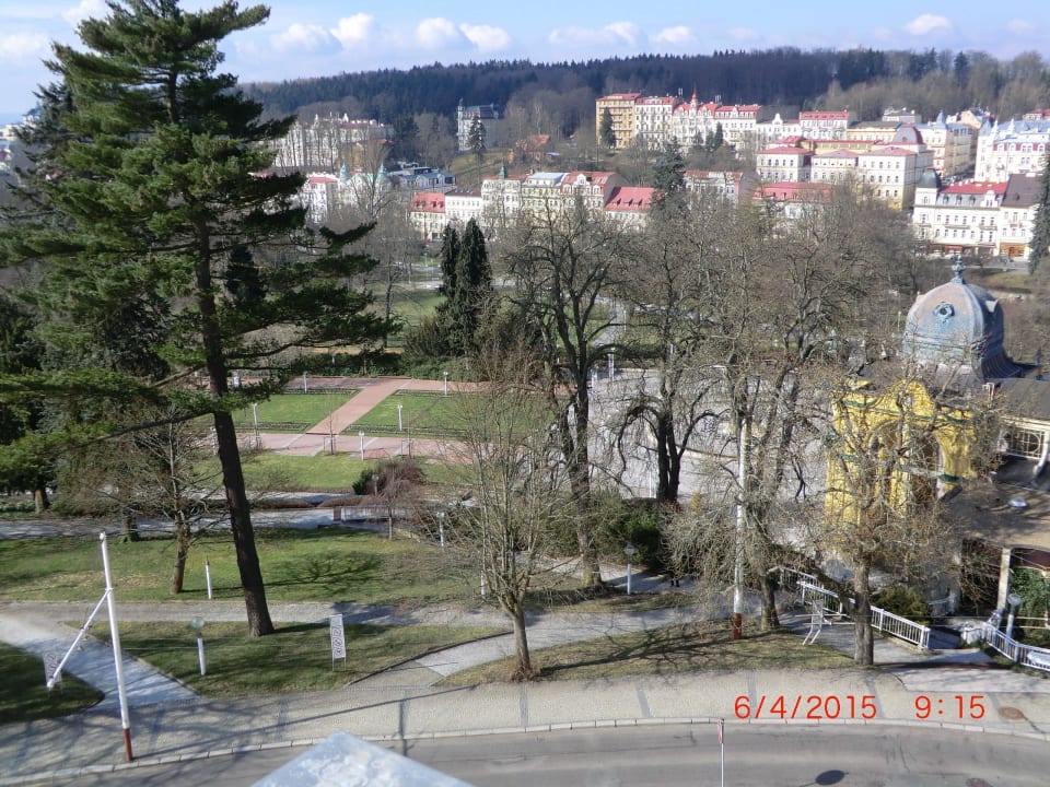 Ausblick auf den unteren Ortsteil. Hotel Paris