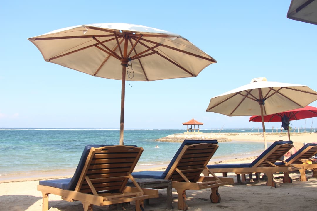 Strand Hotel Parigata Resort & Spa