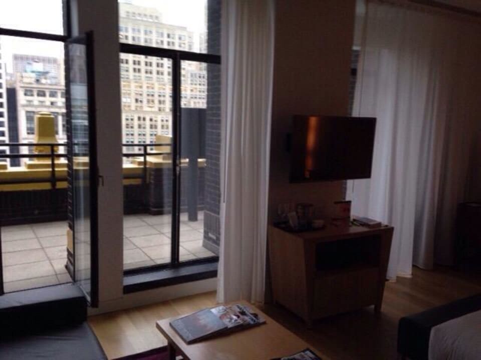 3 Fenster zur Terrasse! Hotel The Bryant Park
