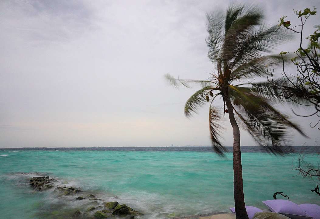 Strand Embudu Village