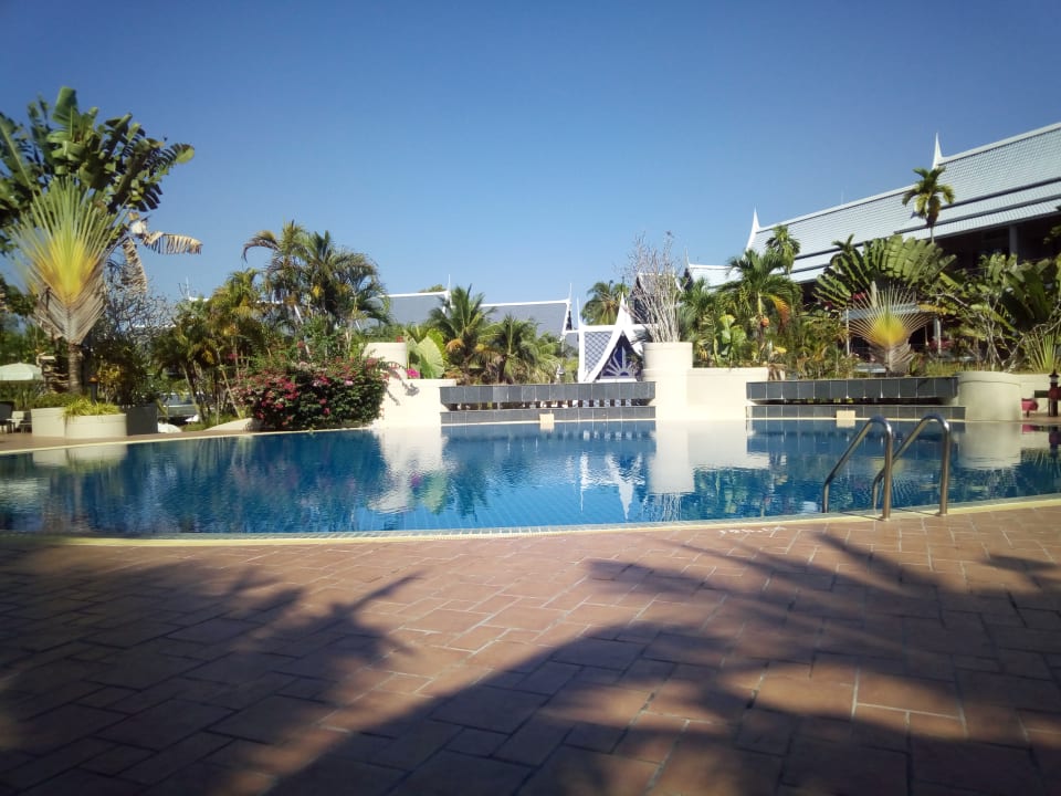 Pool Chada Thai Village Resort