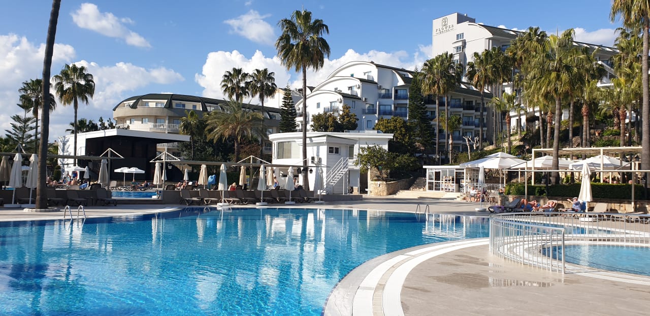 Pool Iz Flower Side Beach Hotel