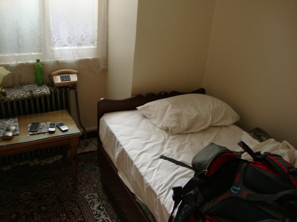 Single room Hotel Firouzeh