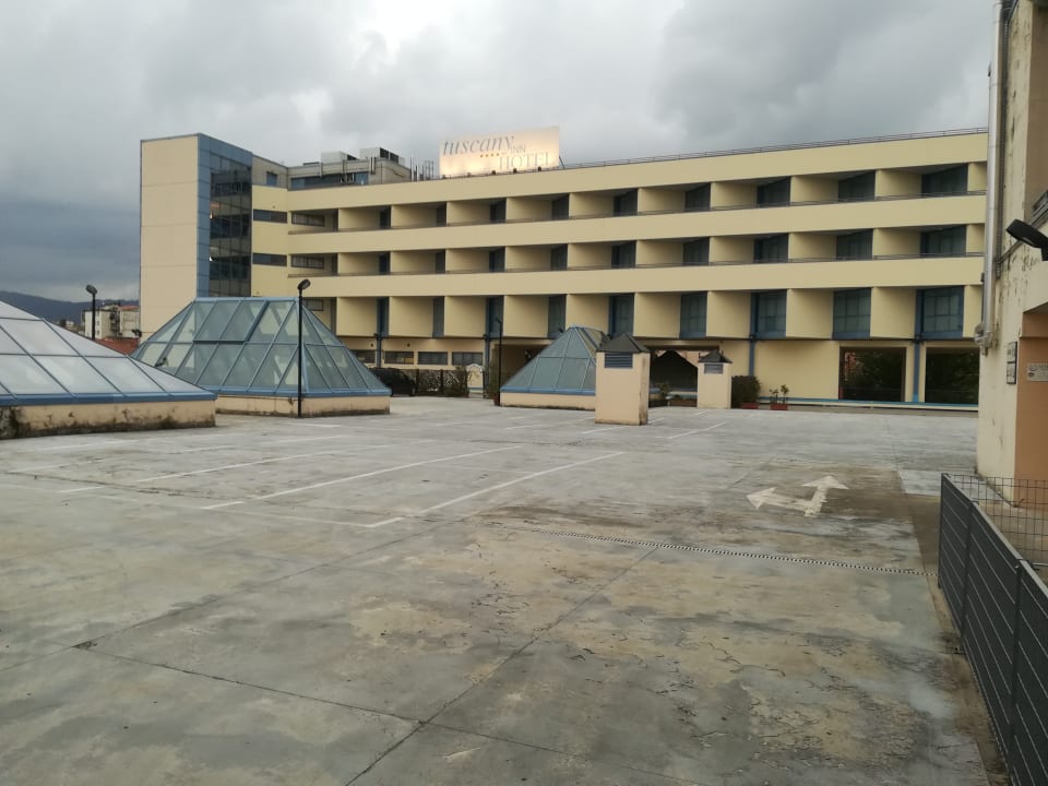 Außenansicht Hotel Tuscany Inn