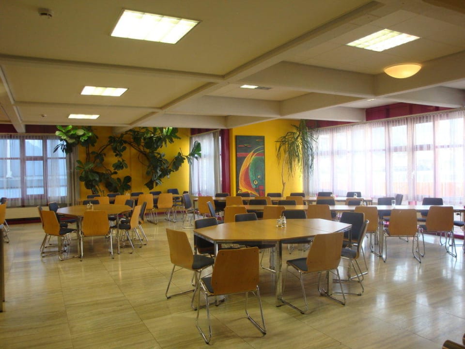 Frühstücksraum / Sitzgelegenheiten Landessportcenter Tirol