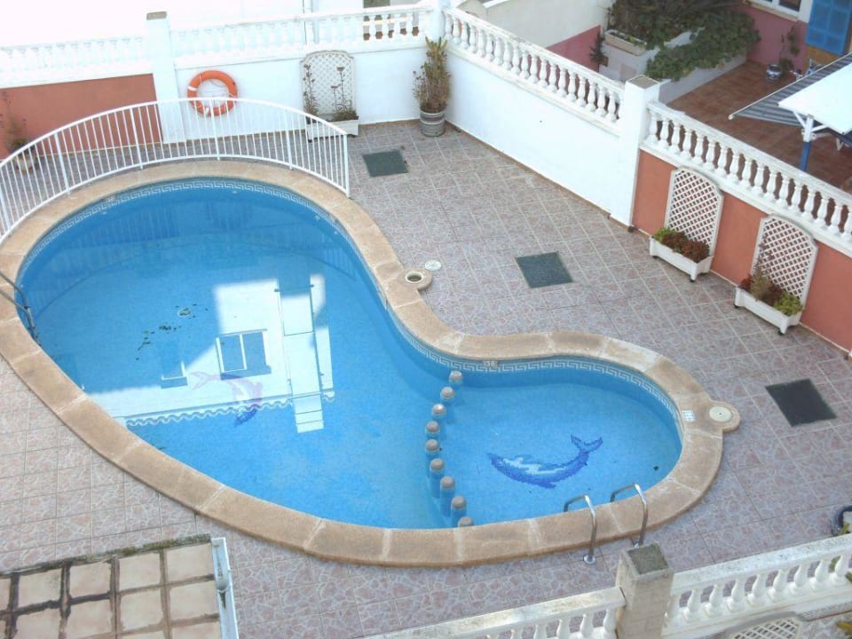 Die etwas ärmliche Poollandschaft im Januar 08 Hotel Bon Aire