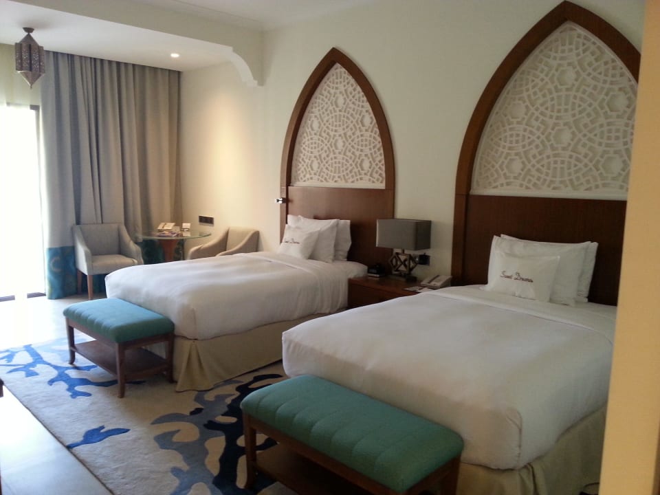 Zimmer in den Villengebäuden DoubleTree by Hilton Resort & Spa Marjan Island