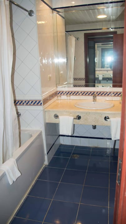 Dusche in der Badewanne Memories Miramar Havana