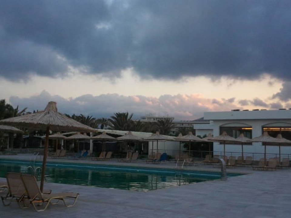 Weltuntergangsstimmung Civitel Creta Beach