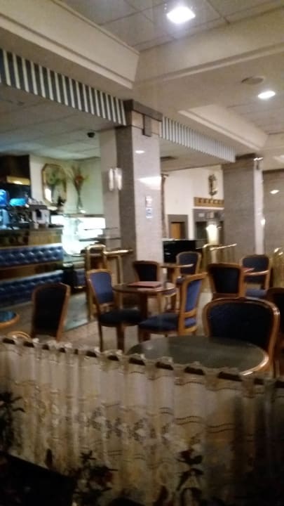 Lobby The Diplomat Hotel