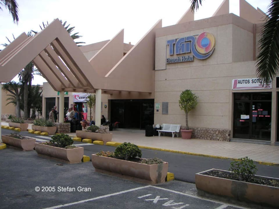 Eingang Taro Beach SBH Hotel Taro Beach