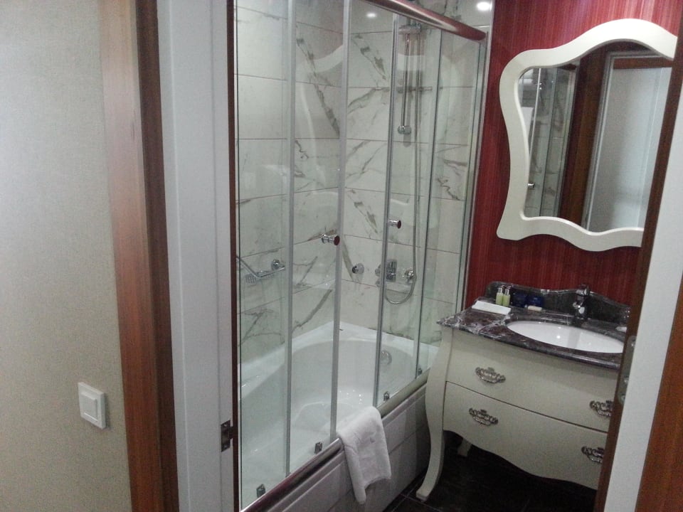 Dusch-/Wannenbad Vikingen Infinity Resort & Spa