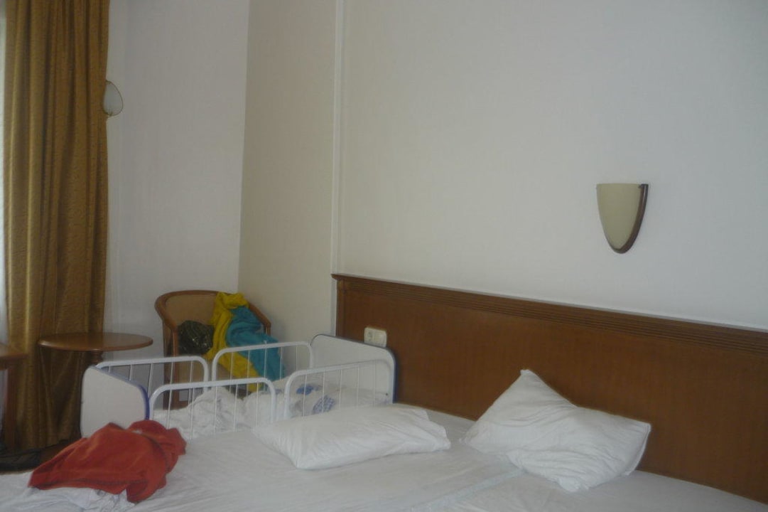 Bett mit Kinderbett Club Hotel Mirabell