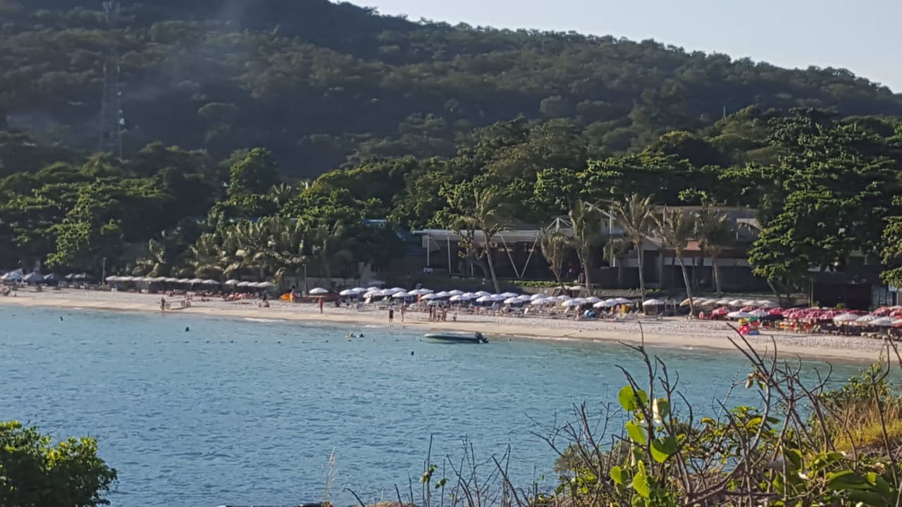 Gesamter Hauptstrand Sai Kaew Beach Resort