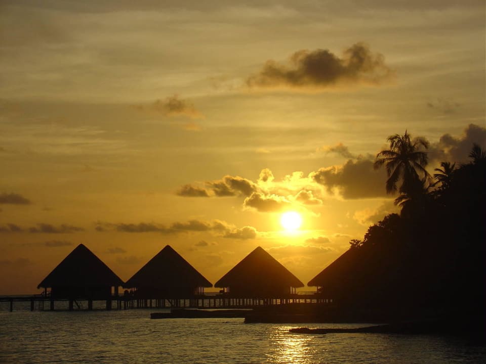 Sonnenuntergang von der Terrasse der Cocktailbar Adaaran Club Rannalhi - All Inclusive