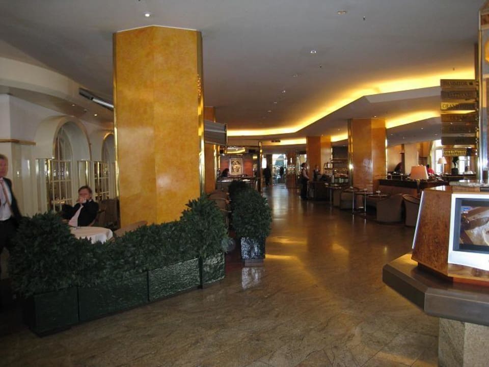 Lobby Grand Elysée Hamburg