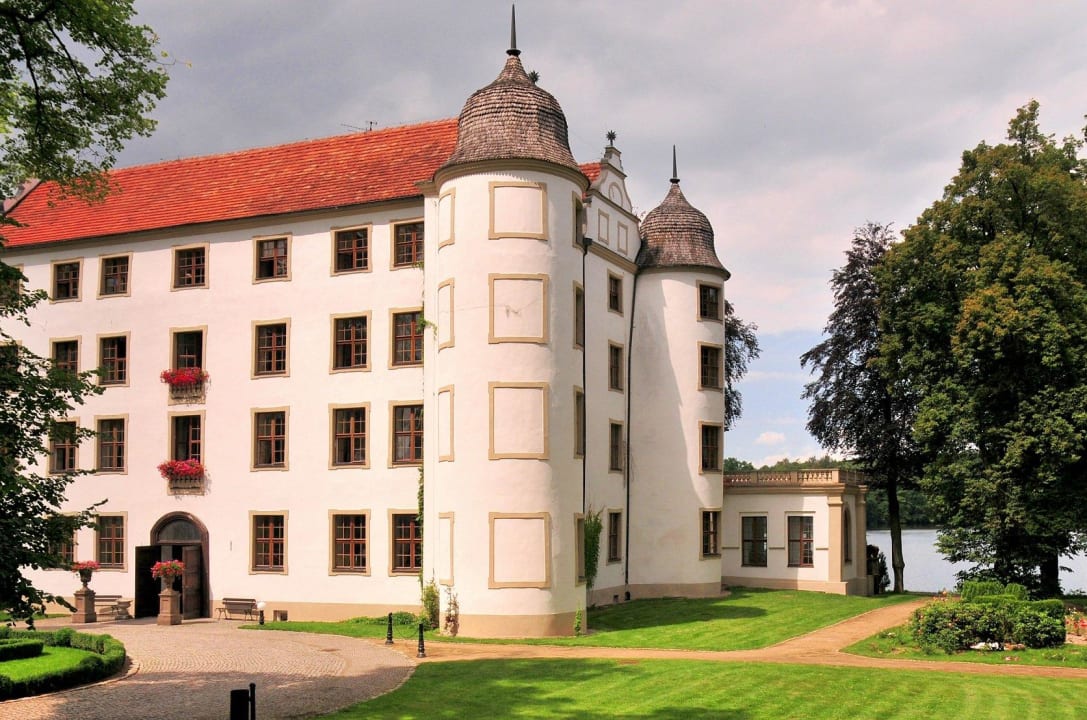 Widok z zewnątrz Podewils Schlosshotel