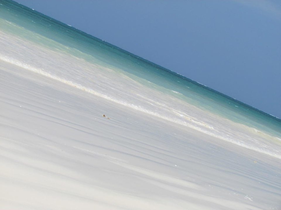 Ein Traum Hotel Karibuni Rafiki Beach Resort