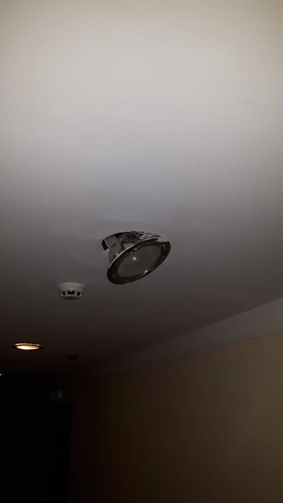 In den Fluren fallen die Lampen raus Hotel Cazablanka / Casablanca