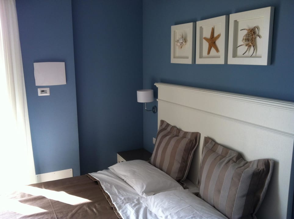 Zimmer/ Bett Hotel Nettuno