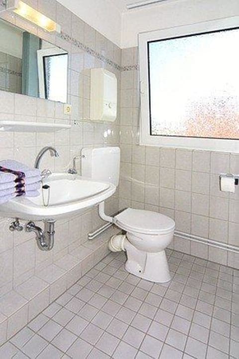 Badezimmer, Wohnung "oben rechts" Haus Pamir