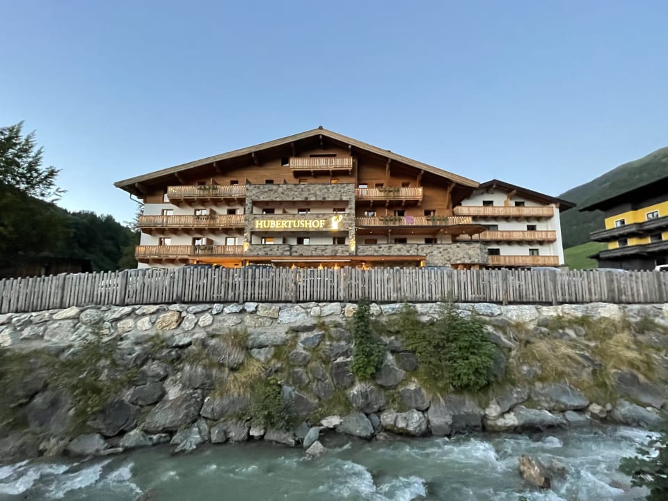Außenansicht Hotel Hubertushof Hinterglemm