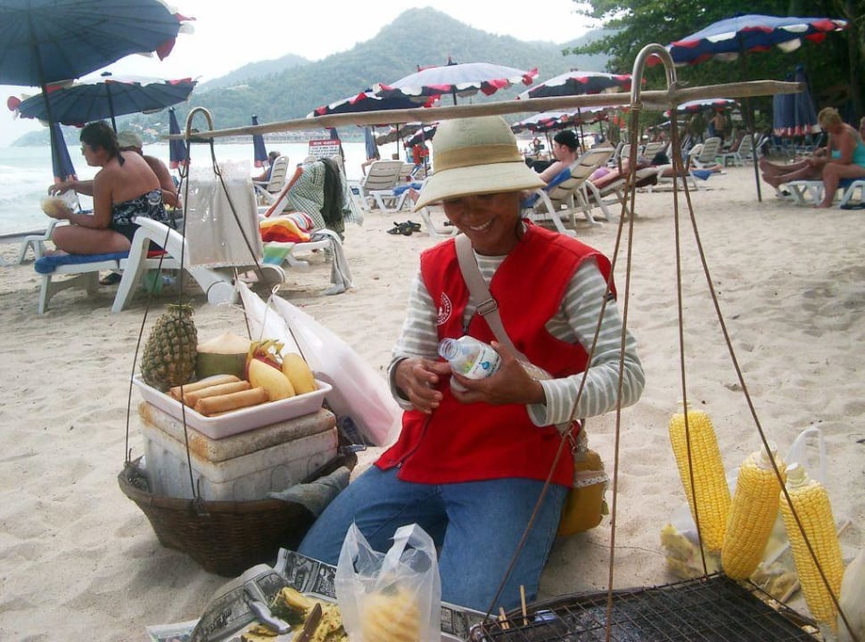 Nette Strandverkäuferin The Fair House Beach Resort